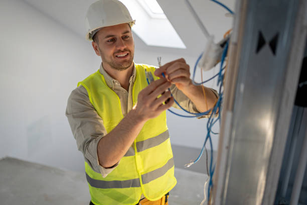 Best Licensed Electrician  in Waverly, IL